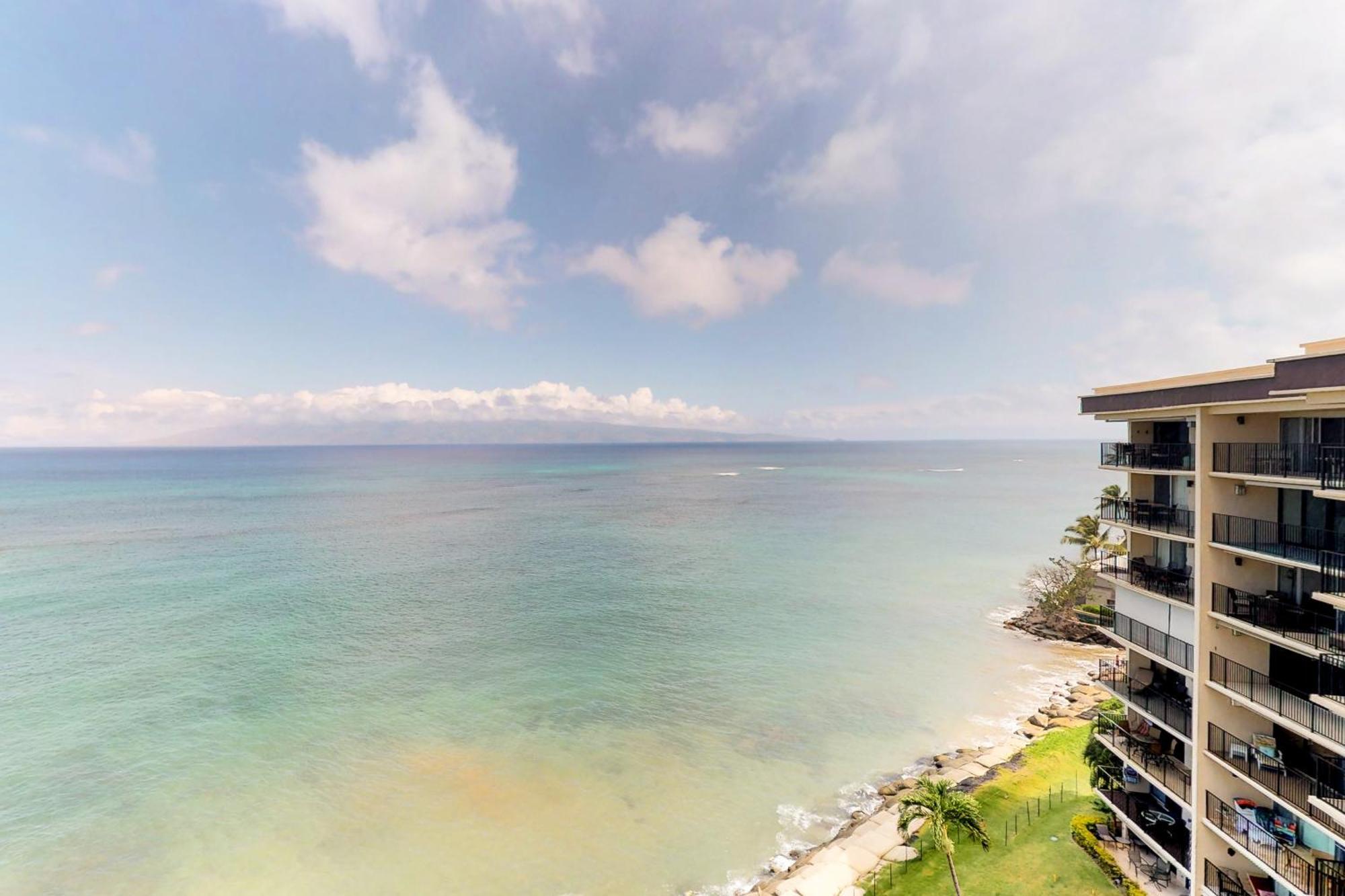 Hololani Resort Kahana Exterior photo